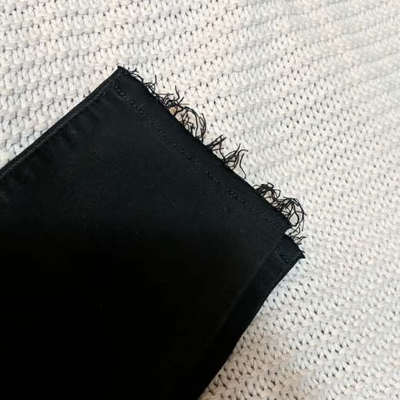 NWT GAP Black distressed skinny Jeggings size 28 - Picture 4 of 7